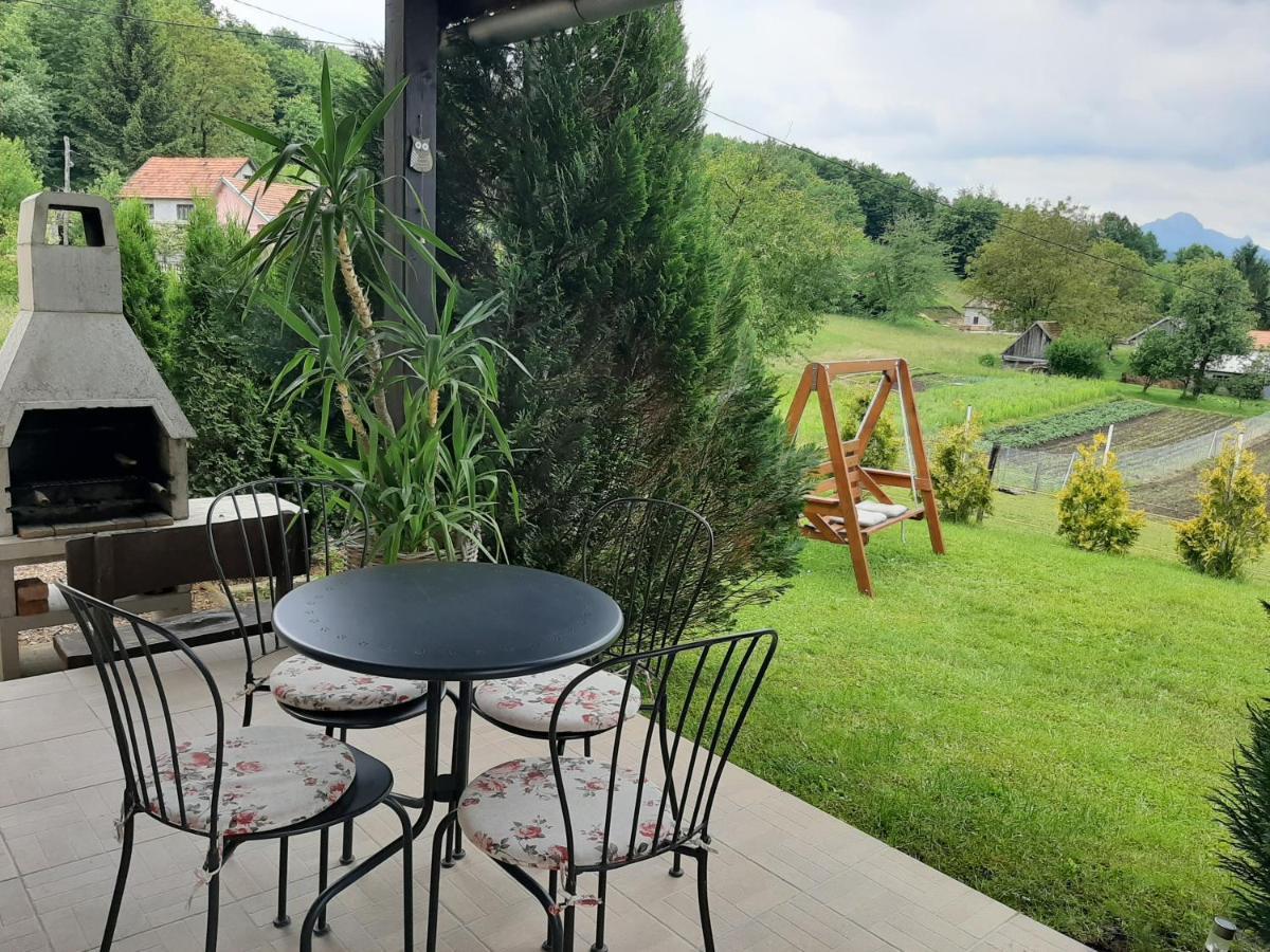 Apartment Zora - Guest House Ogulin Eksteriør billede